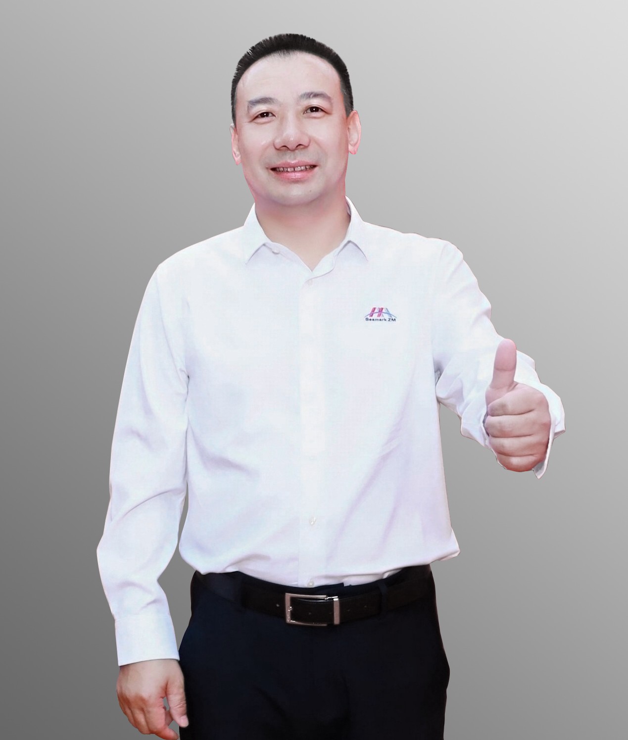 undefined 闻总(形象照).jpg
